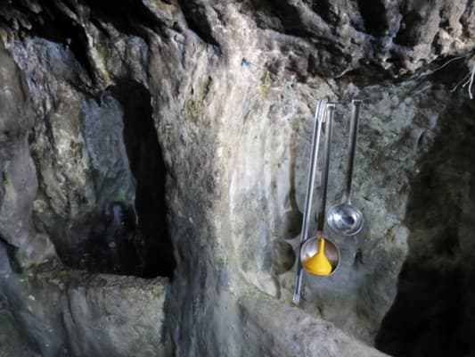 Святой источник пещера Мирон